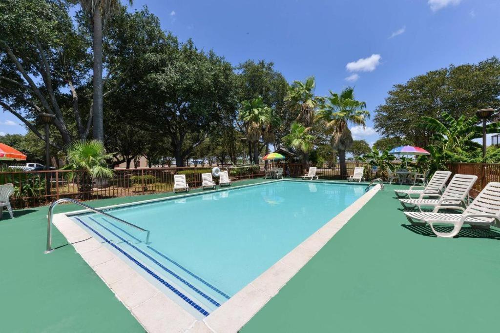 Americas Best Value Inn & Suites Victoria Kültér fotó